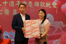 萬眾期待的抽獎環節開始，各幸運兒歡天喜地上台領取獎品