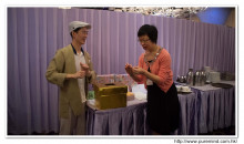 抽獎環節開始，由各嘉賓主持抽獎，各幸運兒歡天喜地領取獎品。