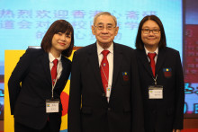 服務人員合照留念。