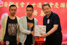 萬眾期待的抽獎環節開始，各幸運兒歡天喜地上台領取獎品