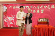 萬眾期待的抽獎環節開始，各幸運兒歡天喜地上台領取獎品