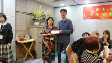 抽獎環節由各嘉賓主持抽獎，各幸運兒歡天喜地領取獎品