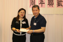 抽獎環節由各嘉賓主持抽獎，各幸運兒歡天喜地領取獎品