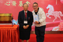 萬眾期待的抽獎環節開始，各幸運兒歡天喜地上台領取獎品