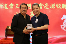 萬眾期待的抽獎環節開始，各幸運兒歡天喜地上台領取獎品